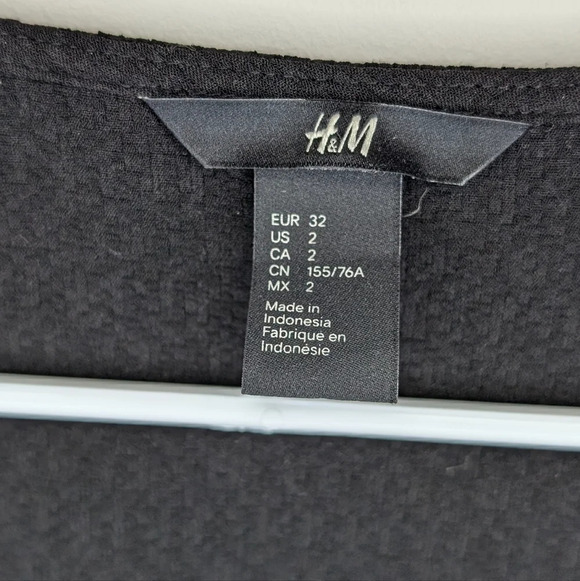 H&M Black Sleeveless V Neck Button Down Pant Romper Jumpsuit Women Canada Size 2 - Picture 3 of 13